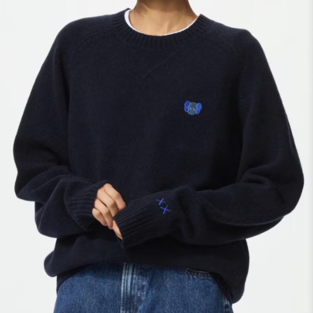 Kaws x Uniqlo 100% lambswool Crew Neck Sweater in Navy